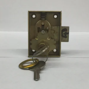 SERRURE DE MEUBLE 70×50 AXE 27,5 CYLINDRE – 2 CLES